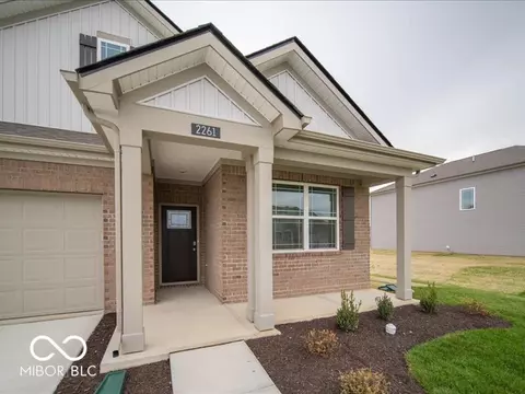 2261 Pine Valley Dr, Plainfield, IN 46168 photo 4