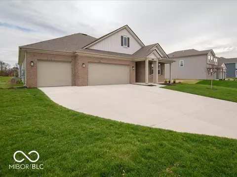 2261 Pine Valley Dr, Plainfield, IN 46168 photo 2