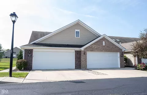 9732 Highpoint Ridge Dr #104, Fishers, IN 46037