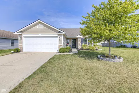3720 Golden Grain Dr, Whitestown, IN 46075