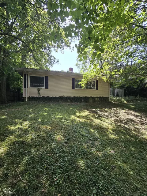 853 W 8th St, Connersville, IN 47331