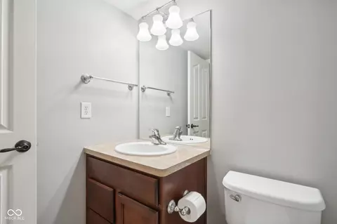 Bath - 12858 Thames Dr, Fishers, IN 46037 photo 5 of 7