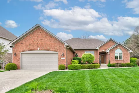 691 Walnut Woods Dr, Greenwood, IN 46142