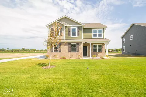 7584 Magnolia St, New Palestine, IN 46163