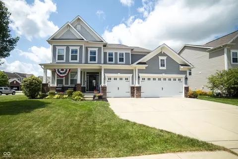 7832 Gray Eagle Dr, Zionsville, IN 46077