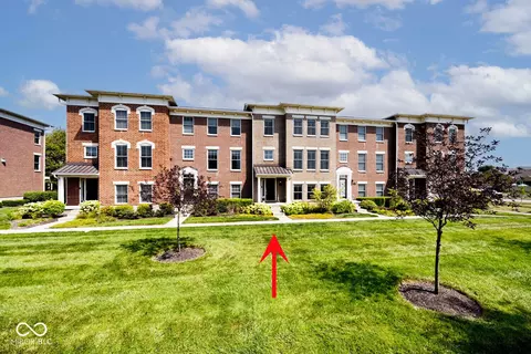 2442 Gwinnett St, Carmel, IN 46032