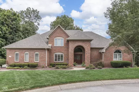 925 High Meadow Ct S, Greenwood, IN 46142