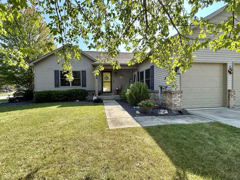 498 Redwood Dr, Pendleton, IN 46064 photo 2