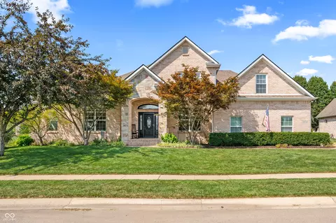 3832 Taylor Dr, Columbus, IN 47203