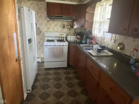 7209 S Woodrow Dr, Pendleton, IN 46064 photo 3