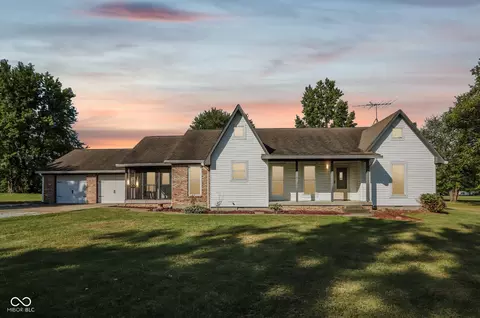 10052 N Carver Dr E, Mooresville, IN 46158