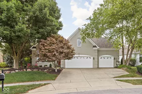 9079 Crystal Lake Dr, Indianapolis, IN 46240