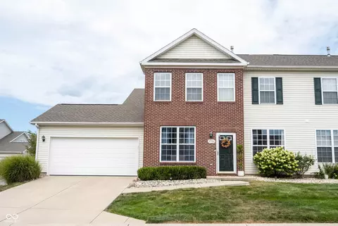 9706 Green Knoll Dr, Noblesville, IN 46060