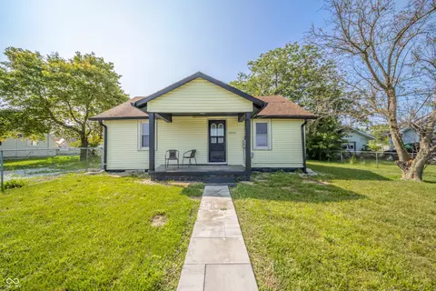 3825 W 25th St, Anderson, IN 46011
