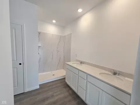 Bath - 662 Ballycastle Ct, Pendleton, IN 46064 photo 1 of 1