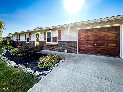 51 Hel Mar Dr, Mitchell, IN 47446