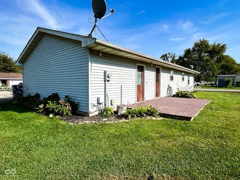 Exterior - 51 Hel Mar Dr, Mitchell, IN 47446 photo 4 of 9