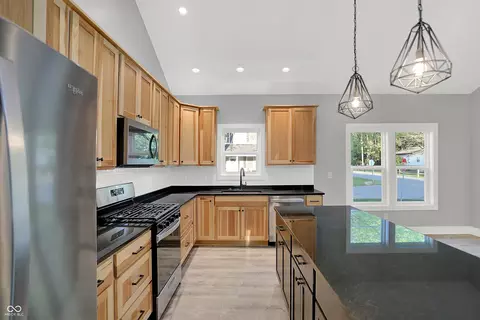 201 E Howard Ave, Arcadia, IN 46030 photo 3
