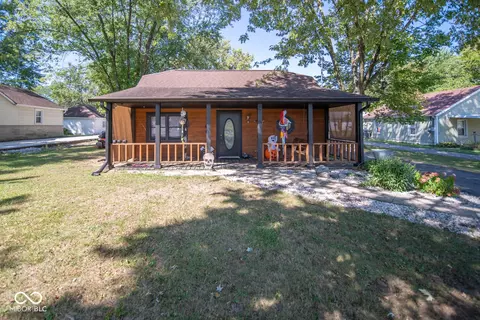 250 Walnut St, Southport, IN 46227