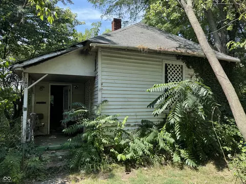 102 Oak St, Columbus, IN 47201
