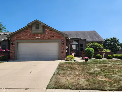1317 Country Creek Cir, Shelbyville, IN 46176