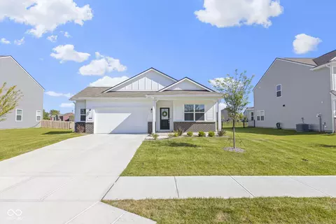 6872 Orchard Run Cir, Whitestown, IN 46075