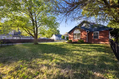 810 E Main St, Plainfield, IN 46168
