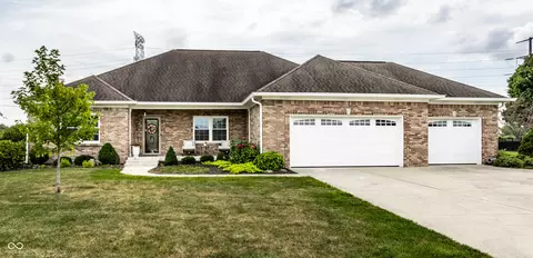 3650 Walnut Hill Ct, Greenwood, IN 46142