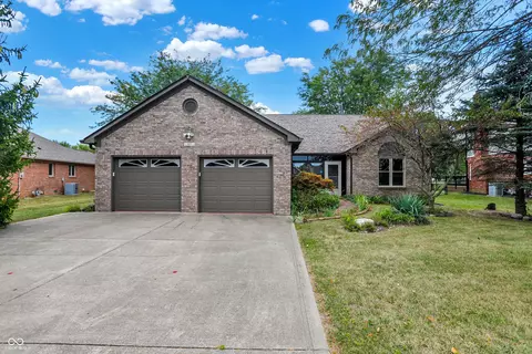 627 Leah Way, Greenwood, IN 46142