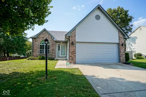 6395 Thornridge Dr, Avon, IN 46123