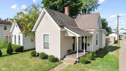 616 Hutchins Ave, Columbus, IN 47201