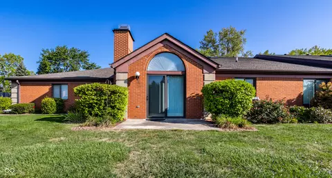 2082 Oak Run Ct, Indianapolis, IN 46260