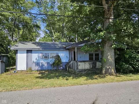 5003 N London Rd, Fairland, IN 46126