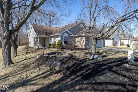 1402 Auburn Dr, Brownsburg, IN 46112