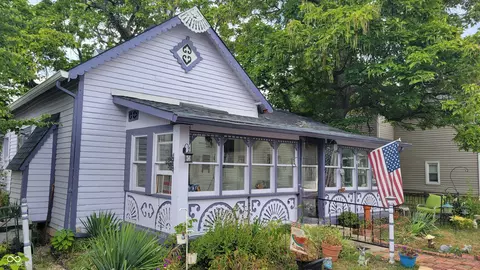 380 W Broadway St, Greenwood, IN 46142