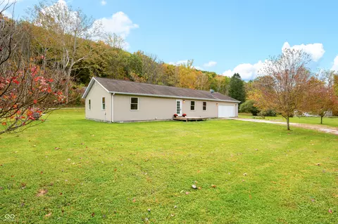 460 Hoover Rd, Nashville, IN 47448
