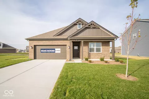 50 Varner Dr, Whiteland, IN 46184