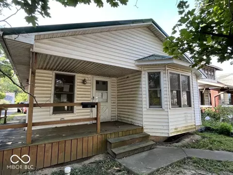 1327 E Jackson St, Muncie, IN 47305