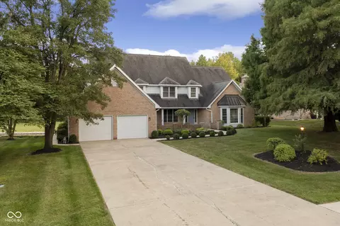 4823 Timber Ridge Dr, Columbus, IN 47201