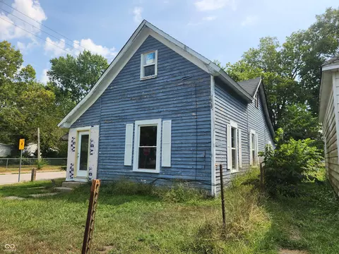 702 S 6th St, West Terre Haute, IN 47885