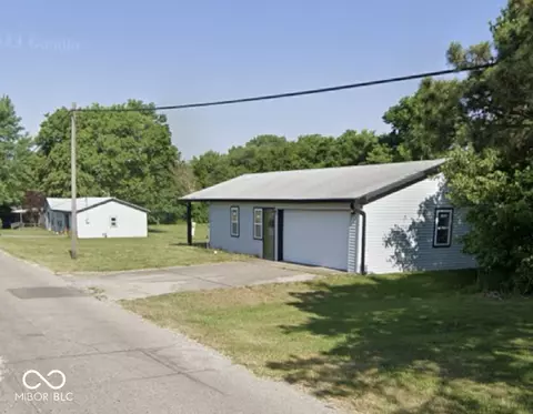 714 E Park St, Trafalgar, IN 46181