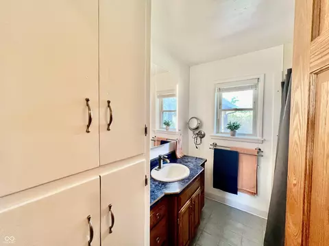 Bath - 7935 E State Road 252, Edinburgh, IN 46124 photo 1 of 2
