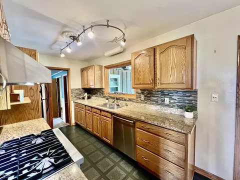 Kitchen - 7935 E State Road 252, Edinburgh, IN 46124 photo 2 of 5