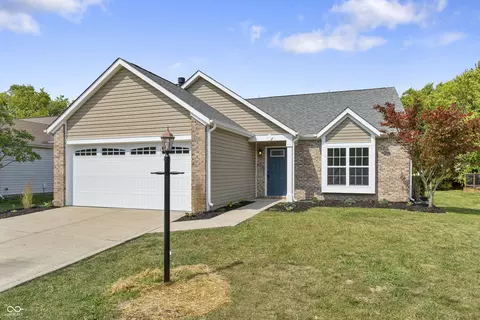 12178 Weathered Edge Dr, Fishers, IN 46037
