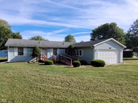 2918 W Pear Tree Ln, Crawfordsville, IN 47933