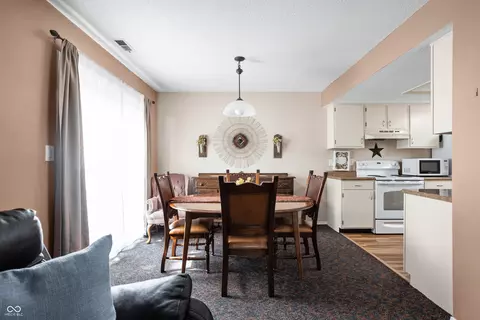 9048 Cornucopia Dr, Indianapolis, IN 46268 photo 8