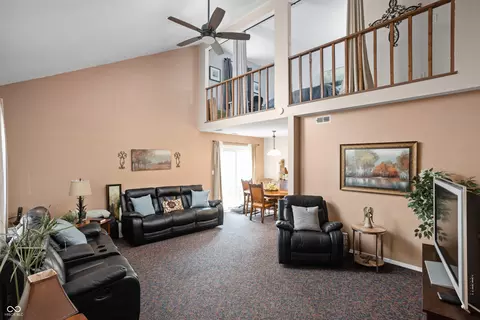 9048 Cornucopia Dr, Indianapolis, IN 46268 photo 4