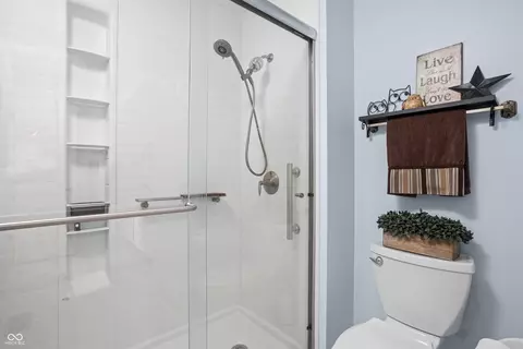 9048 Cornucopia Dr, Indianapolis, IN 46268 photo 15