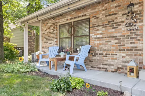 9048 Cornucopia Dr, Indianapolis, IN 46268 photo 2