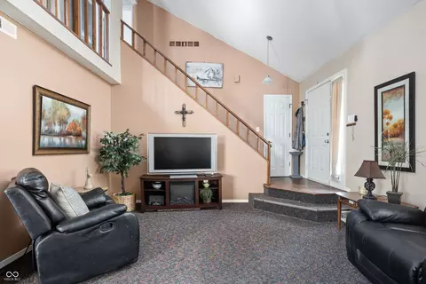 9048 Cornucopia Dr, Indianapolis, IN 46268 photo 7